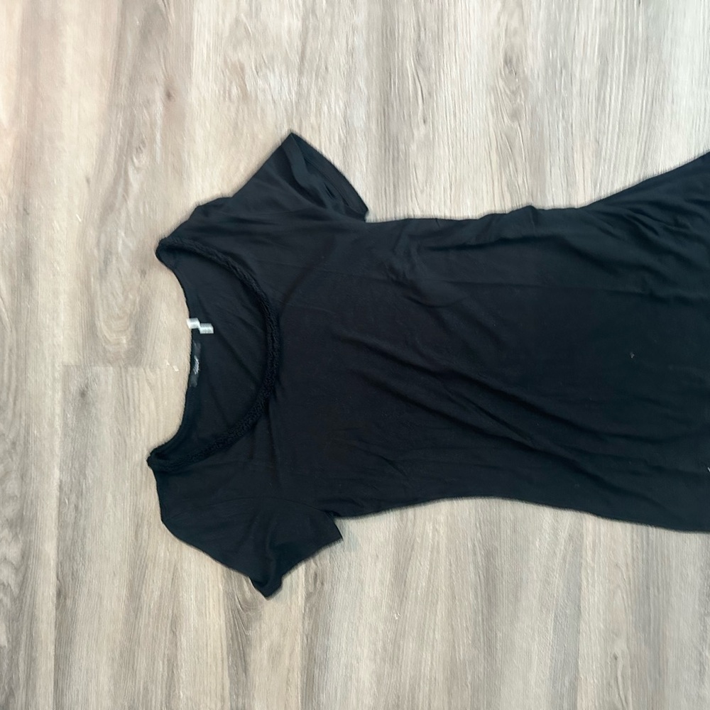 Tahari Black Short Sleeve Tee